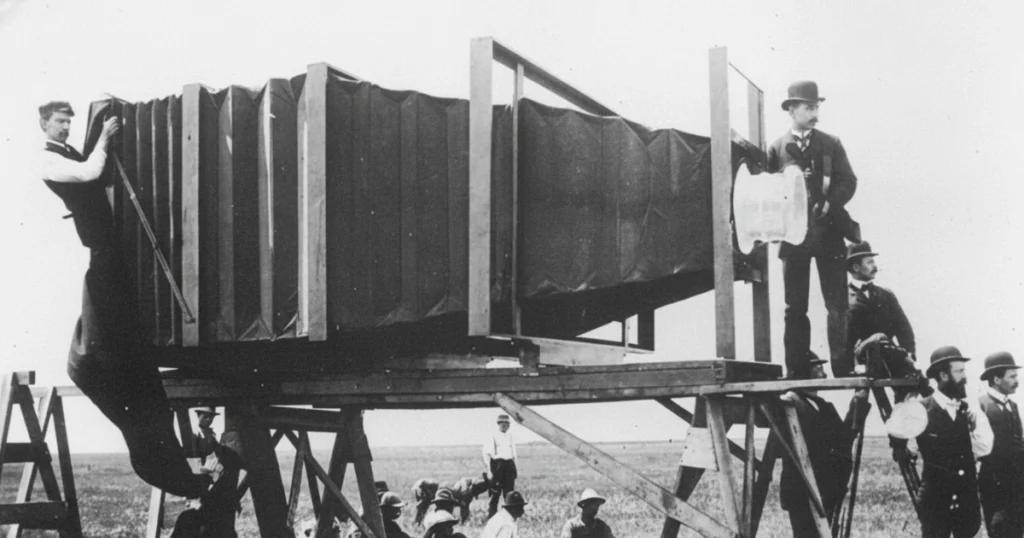 First Camera to Produce a Photograph: Niépce