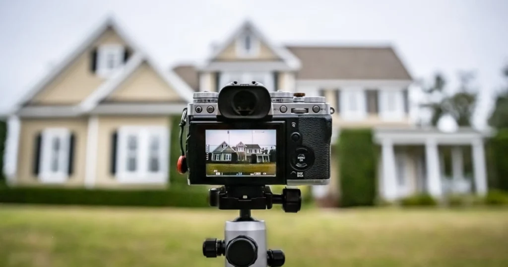 Techniques for Capturing Exterior Photos  with Camera 